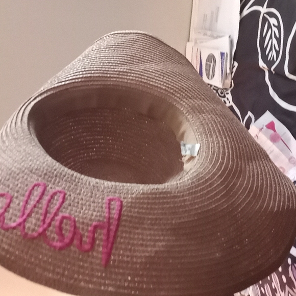 Hat - Picture 3 of 4